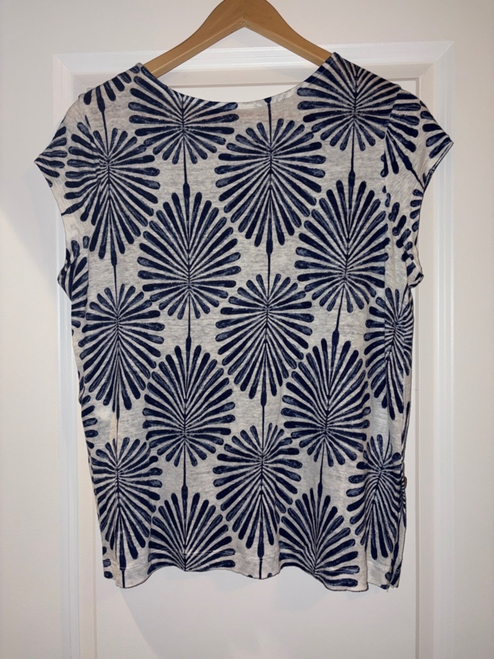 Joie | 100% Line Blue Floral Print Beach Short Sleeve Top - Picture 3 of 4